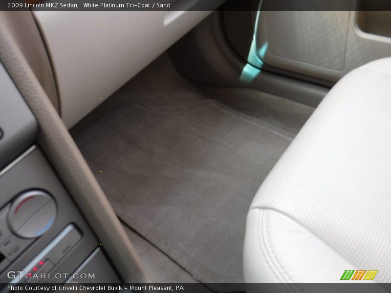 White Platinum Tri-Coat / Sand 2009 Lincoln MKZ Sedan
