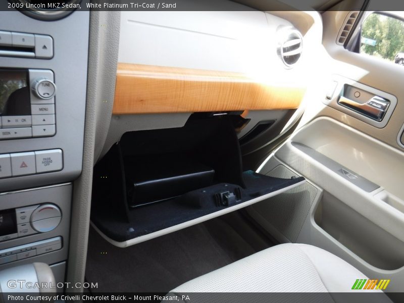 White Platinum Tri-Coat / Sand 2009 Lincoln MKZ Sedan