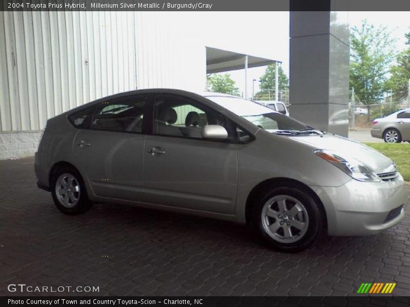 Millenium Silver Metallic / Burgundy/Gray 2004 Toyota Prius Hybrid
