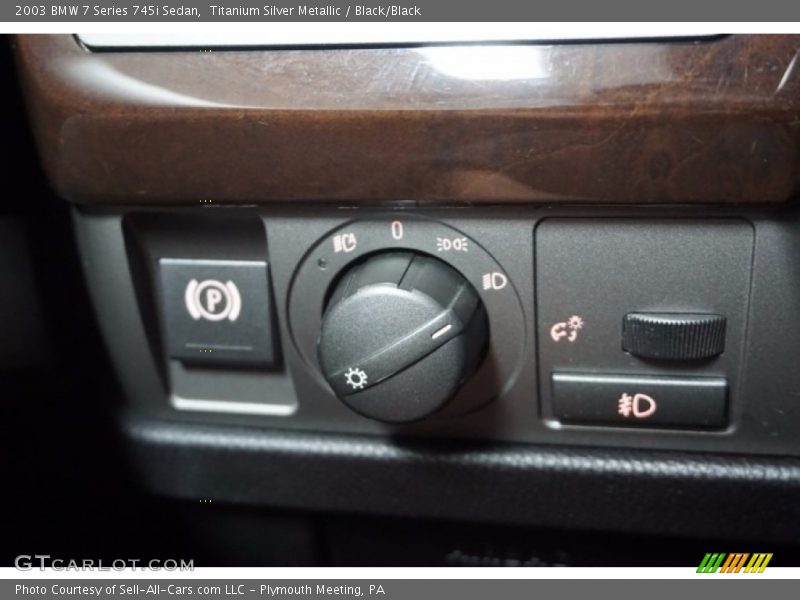 Titanium Silver Metallic / Black/Black 2003 BMW 7 Series 745i Sedan