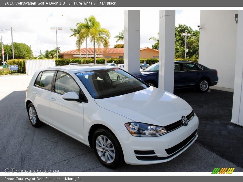 Pure White / Titan Black 2016 Volkswagen Golf 4 Door 1.8T S