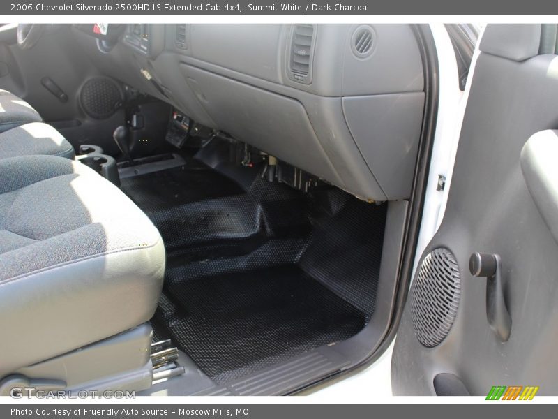 Summit White / Dark Charcoal 2006 Chevrolet Silverado 2500HD LS Extended Cab 4x4