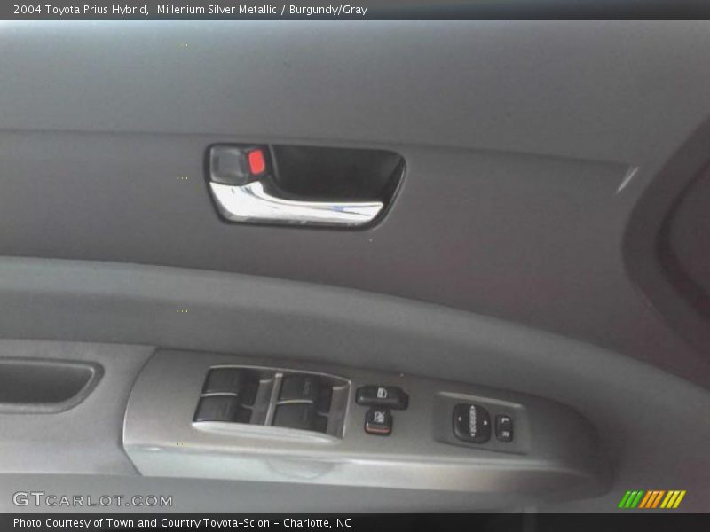 Millenium Silver Metallic / Burgundy/Gray 2004 Toyota Prius Hybrid