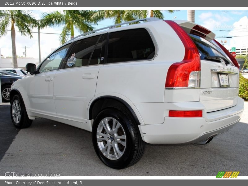 Ice White / Beige 2013 Volvo XC90 3.2