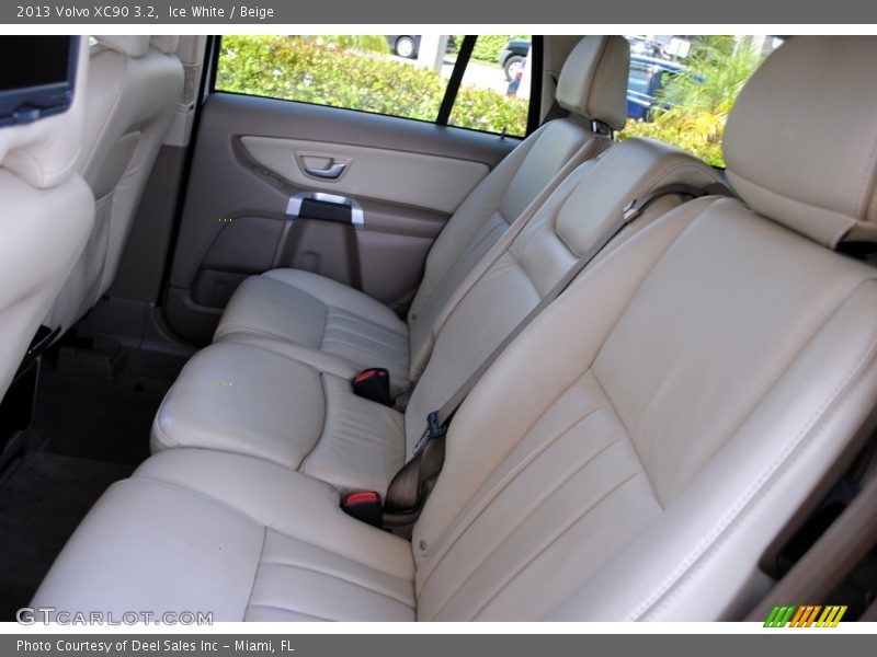Ice White / Beige 2013 Volvo XC90 3.2