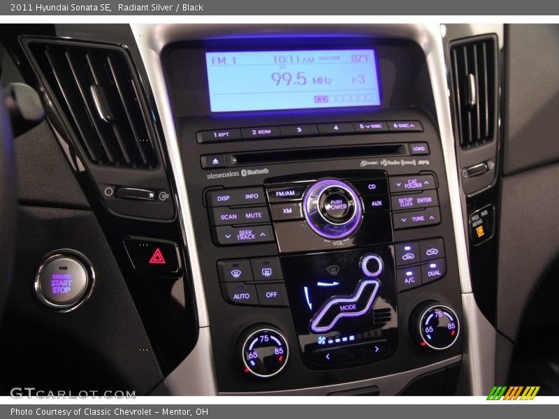 Radiant Silver / Black 2011 Hyundai Sonata SE