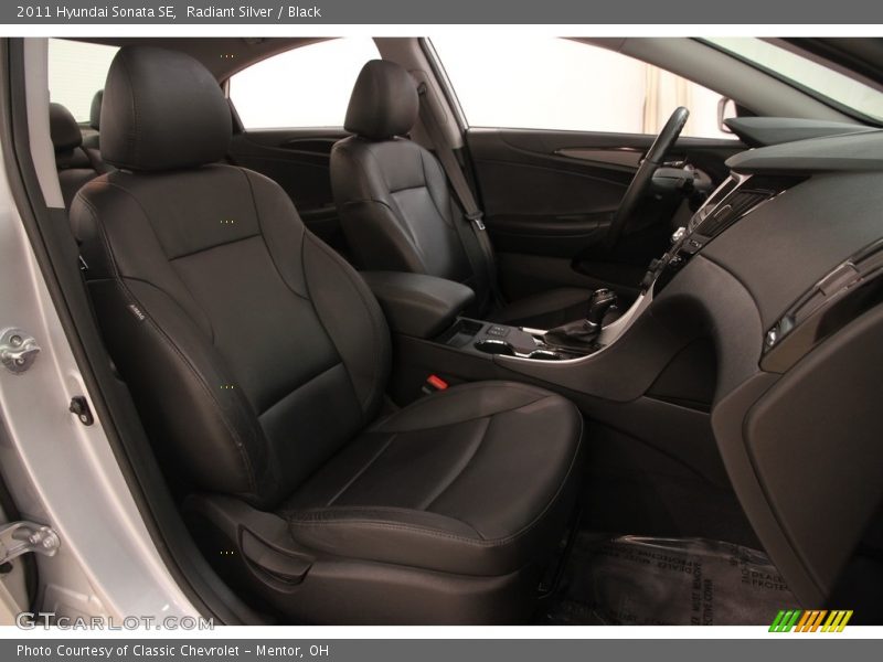 Radiant Silver / Black 2011 Hyundai Sonata SE