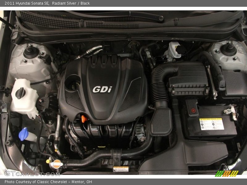 Radiant Silver / Black 2011 Hyundai Sonata SE