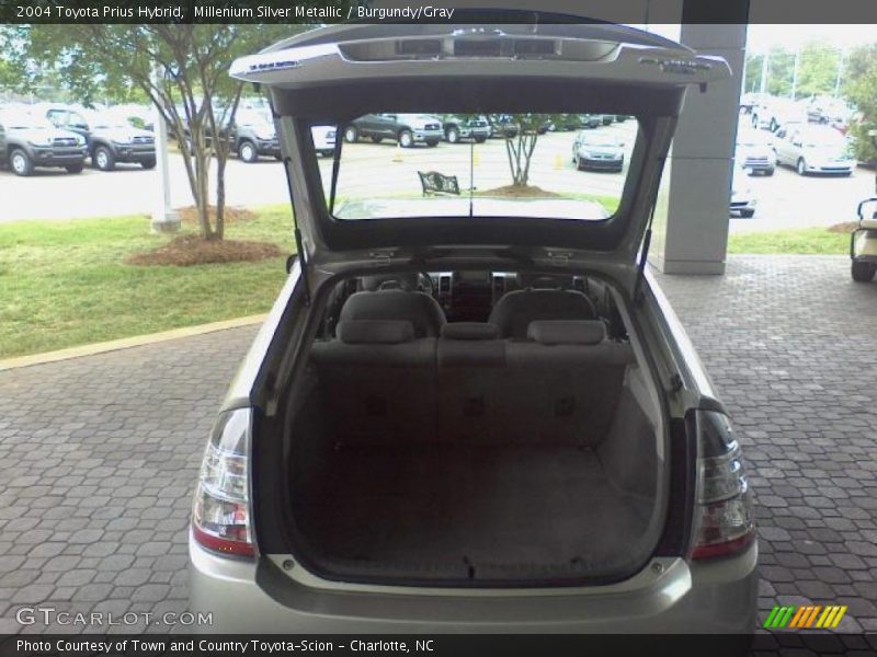 Millenium Silver Metallic / Burgundy/Gray 2004 Toyota Prius Hybrid