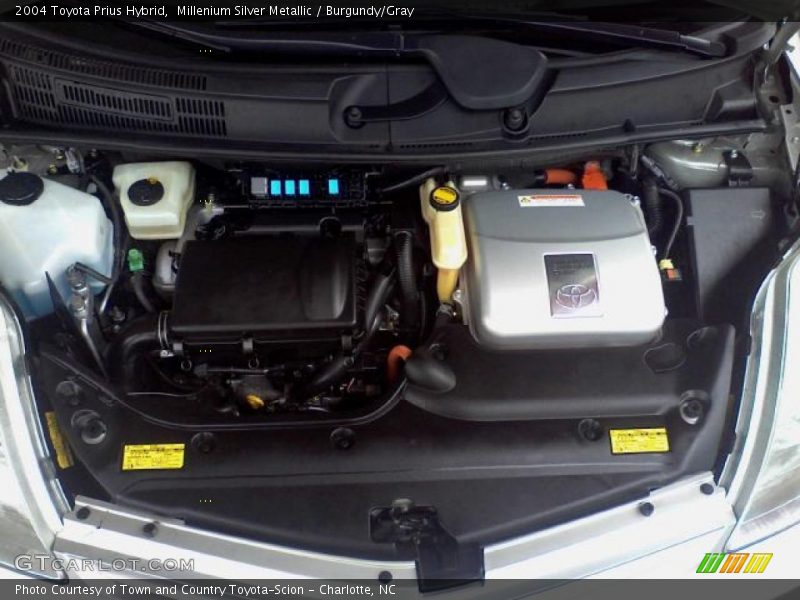 Millenium Silver Metallic / Burgundy/Gray 2004 Toyota Prius Hybrid