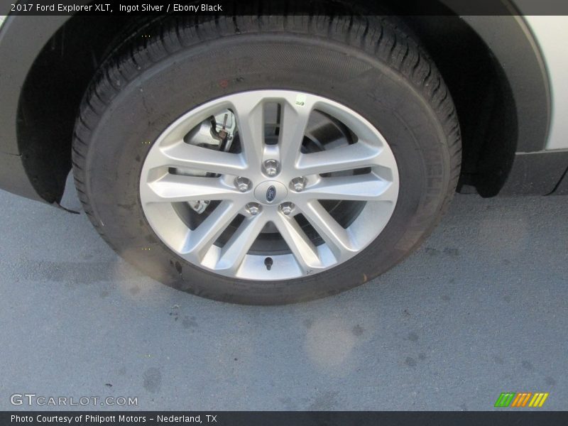 Ingot Silver / Ebony Black 2017 Ford Explorer XLT