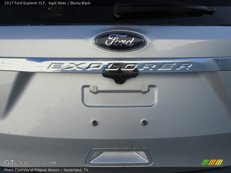 Ingot Silver / Ebony Black 2017 Ford Explorer XLT
