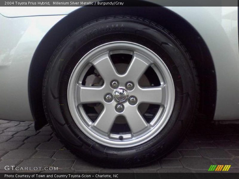 Millenium Silver Metallic / Burgundy/Gray 2004 Toyota Prius Hybrid