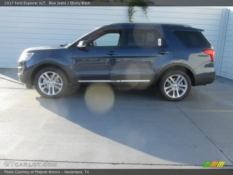 Blue Jeans / Ebony Black 2017 Ford Explorer XLT