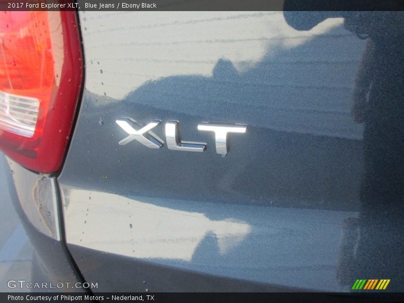 Blue Jeans / Ebony Black 2017 Ford Explorer XLT