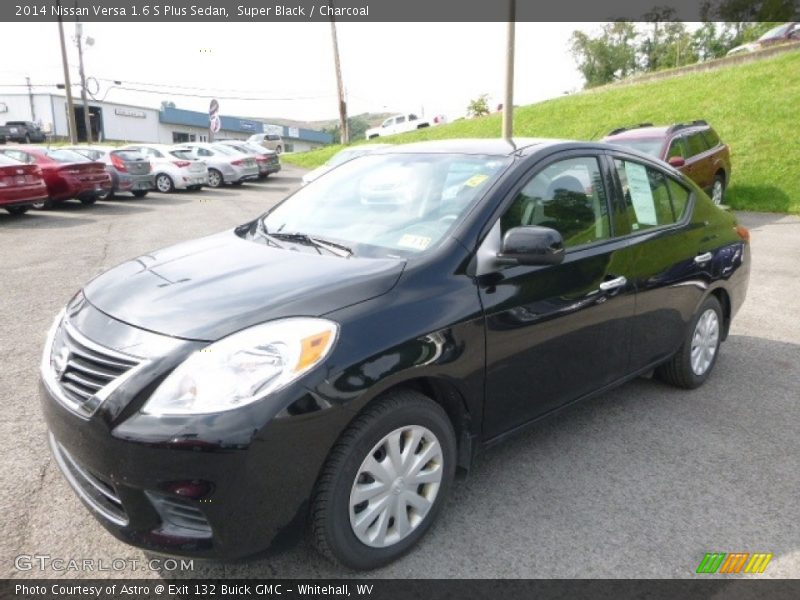 Super Black / Charcoal 2014 Nissan Versa 1.6 S Plus Sedan