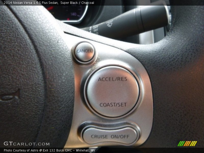 Super Black / Charcoal 2014 Nissan Versa 1.6 S Plus Sedan