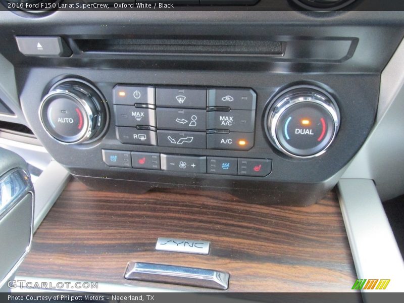 Oxford White / Black 2016 Ford F150 Lariat SuperCrew