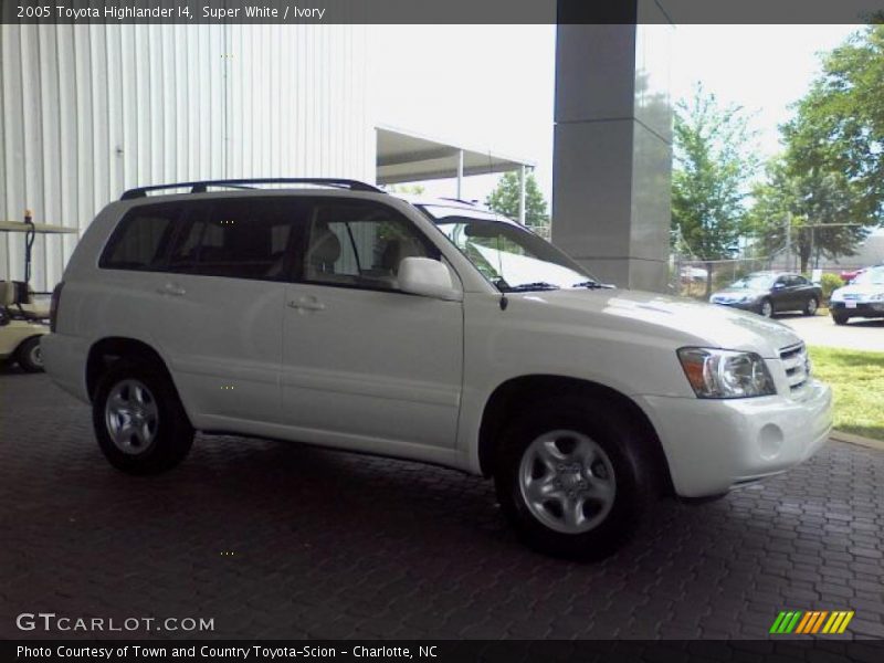 Super White / Ivory 2005 Toyota Highlander I4