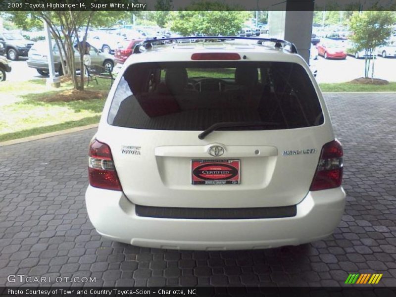 Super White / Ivory 2005 Toyota Highlander I4