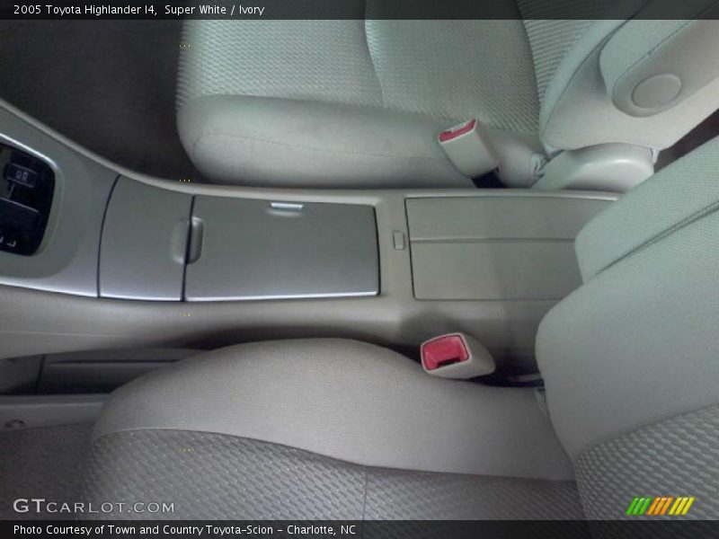 Super White / Ivory 2005 Toyota Highlander I4
