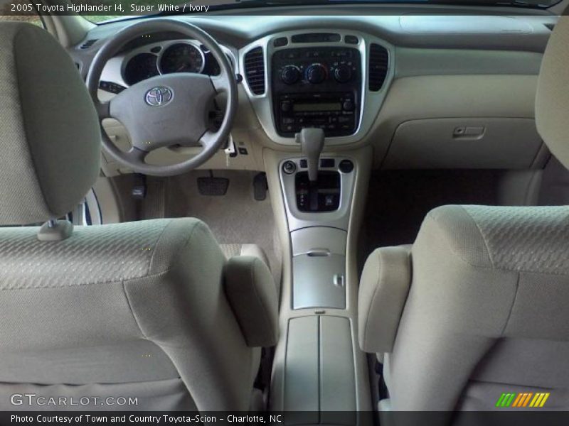 Super White / Ivory 2005 Toyota Highlander I4