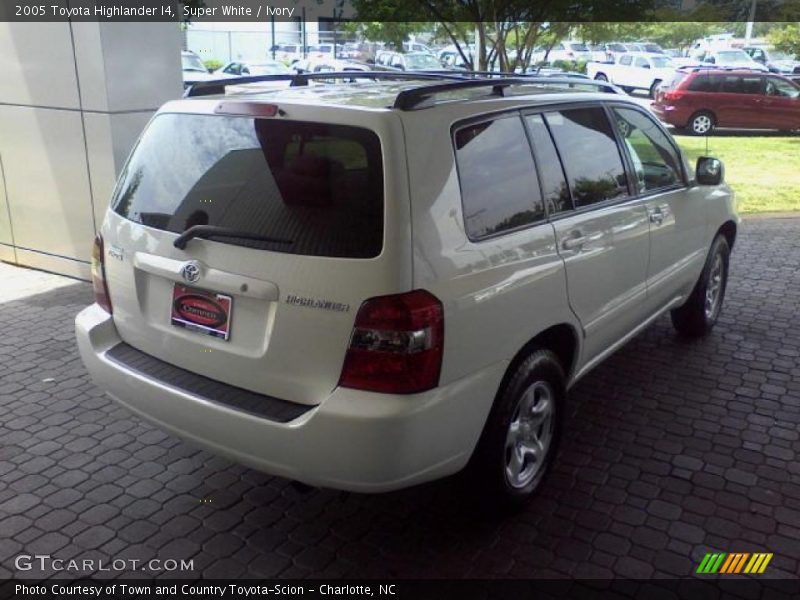 Super White / Ivory 2005 Toyota Highlander I4