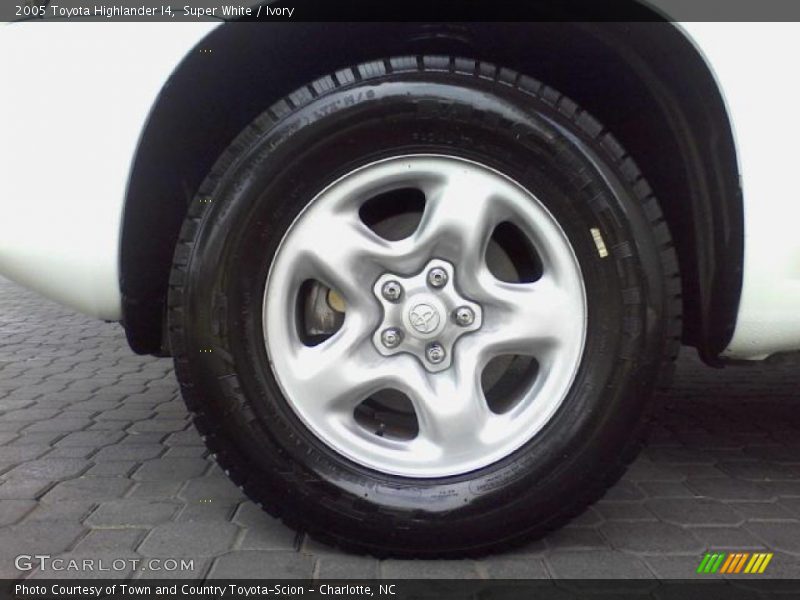 Super White / Ivory 2005 Toyota Highlander I4