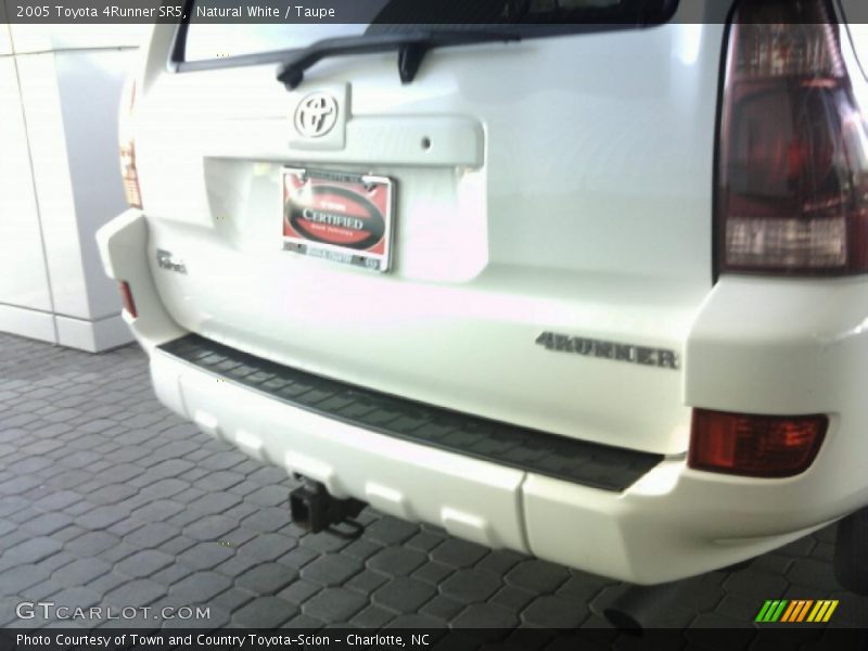 Natural White / Taupe 2005 Toyota 4Runner SR5