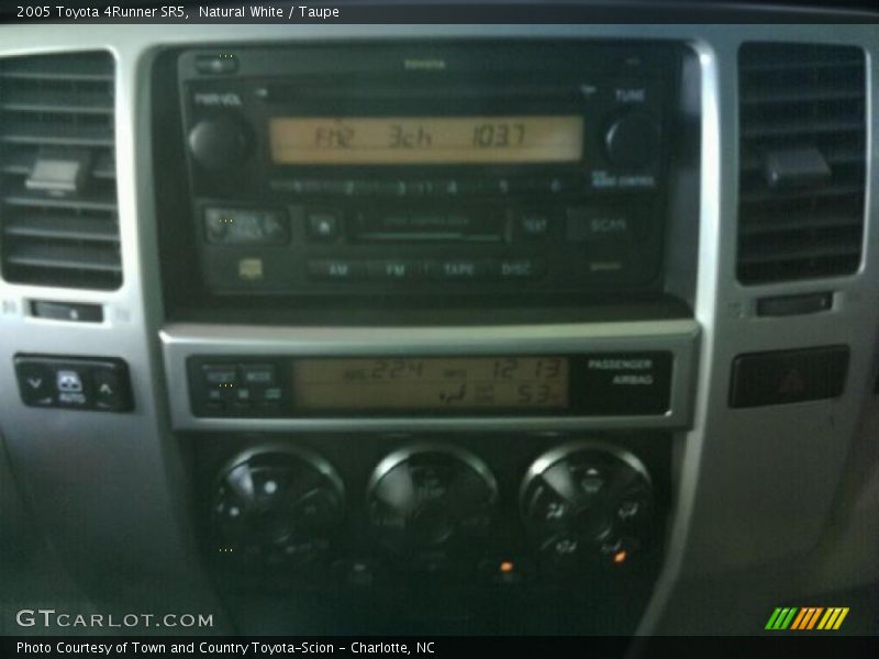 Natural White / Taupe 2005 Toyota 4Runner SR5