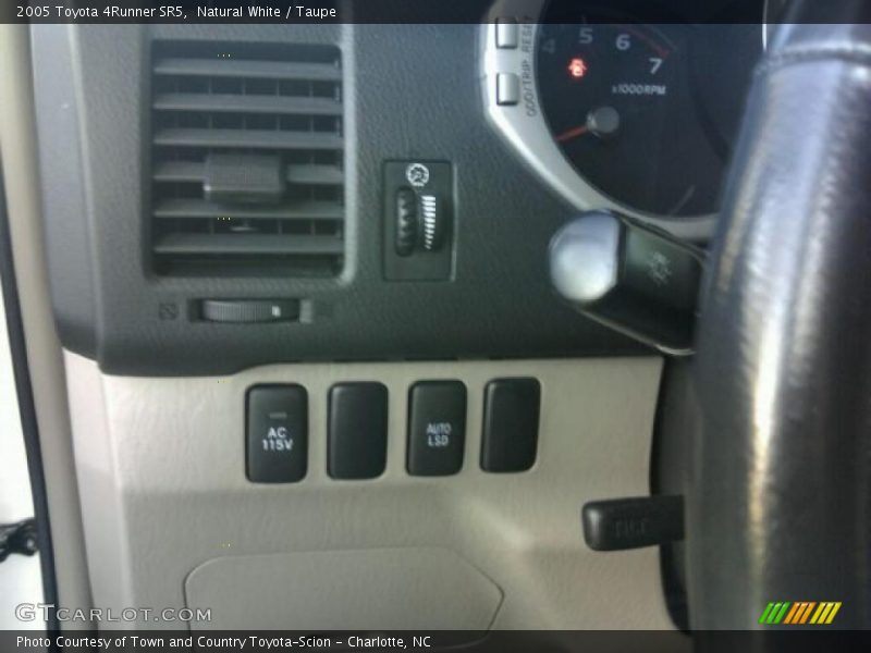 Natural White / Taupe 2005 Toyota 4Runner SR5
