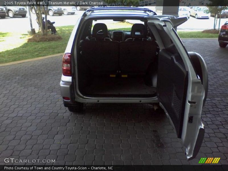 Titanium Metallic / Dark Charcoal 2005 Toyota RAV4 4WD