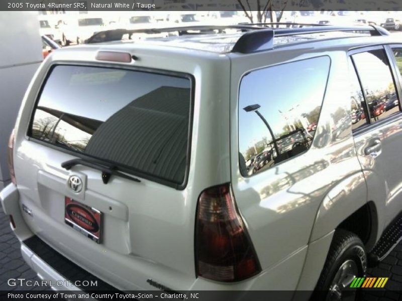 Natural White / Taupe 2005 Toyota 4Runner SR5