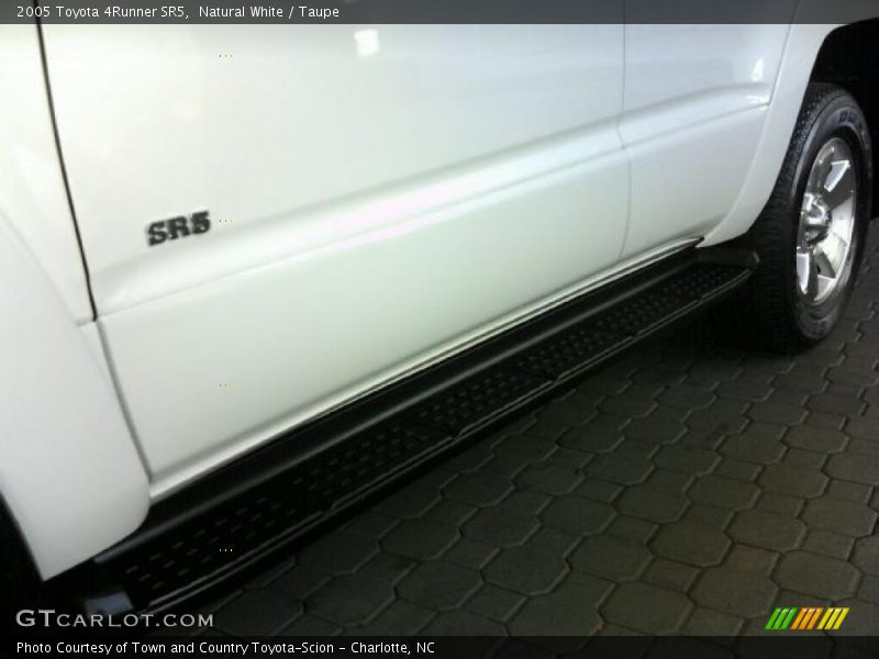 Natural White / Taupe 2005 Toyota 4Runner SR5