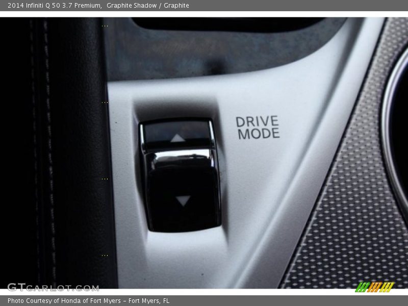 Graphite Shadow / Graphite 2014 Infiniti Q 50 3.7 Premium