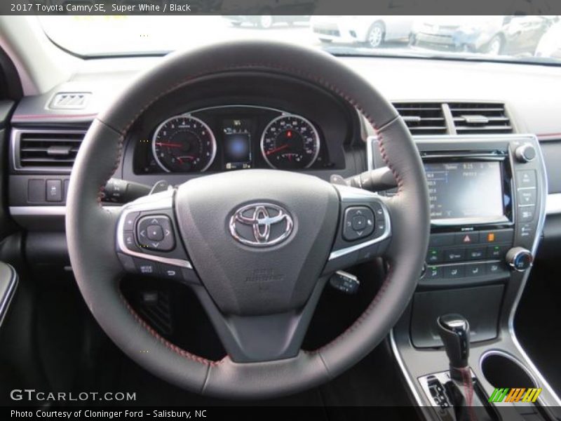 Super White / Black 2017 Toyota Camry SE