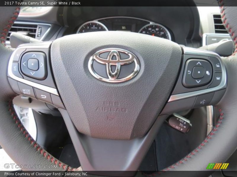 Super White / Black 2017 Toyota Camry SE