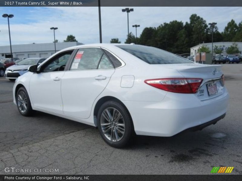 Super White / Black 2017 Toyota Camry SE