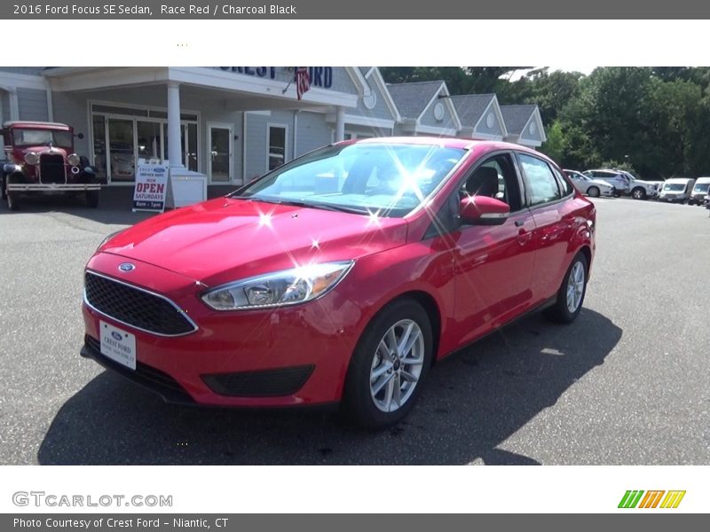 Race Red / Charcoal Black 2016 Ford Focus SE Sedan