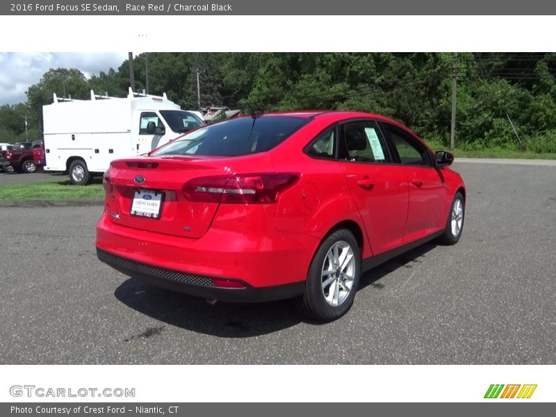 Race Red / Charcoal Black 2016 Ford Focus SE Sedan
