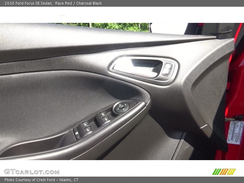 Race Red / Charcoal Black 2016 Ford Focus SE Sedan