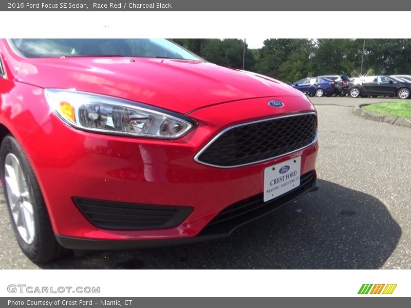 Race Red / Charcoal Black 2016 Ford Focus SE Sedan