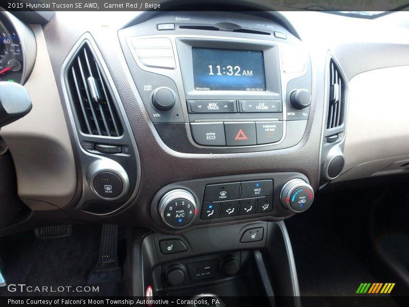 Garnet Red / Beige 2015 Hyundai Tucson SE AWD