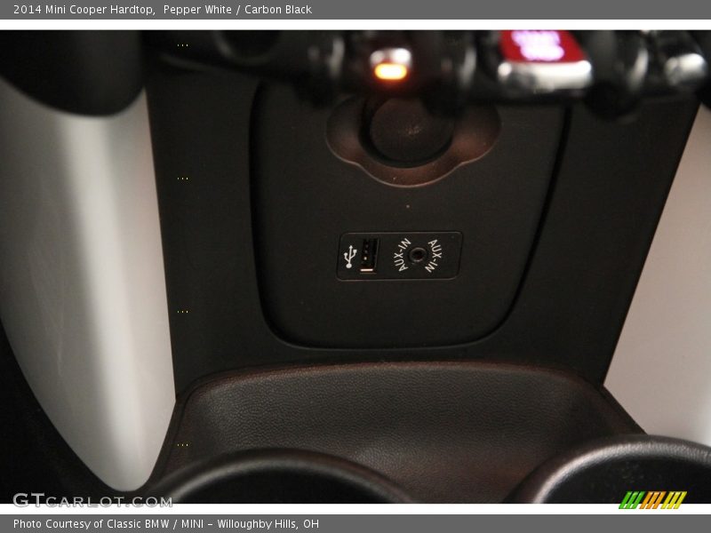 Pepper White / Carbon Black 2014 Mini Cooper Hardtop