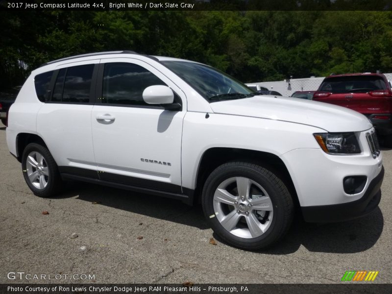 Bright White / Dark Slate Gray 2017 Jeep Compass Latitude 4x4