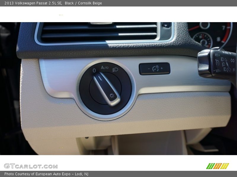 Black / Cornsilk Beige 2013 Volkswagen Passat 2.5L SE