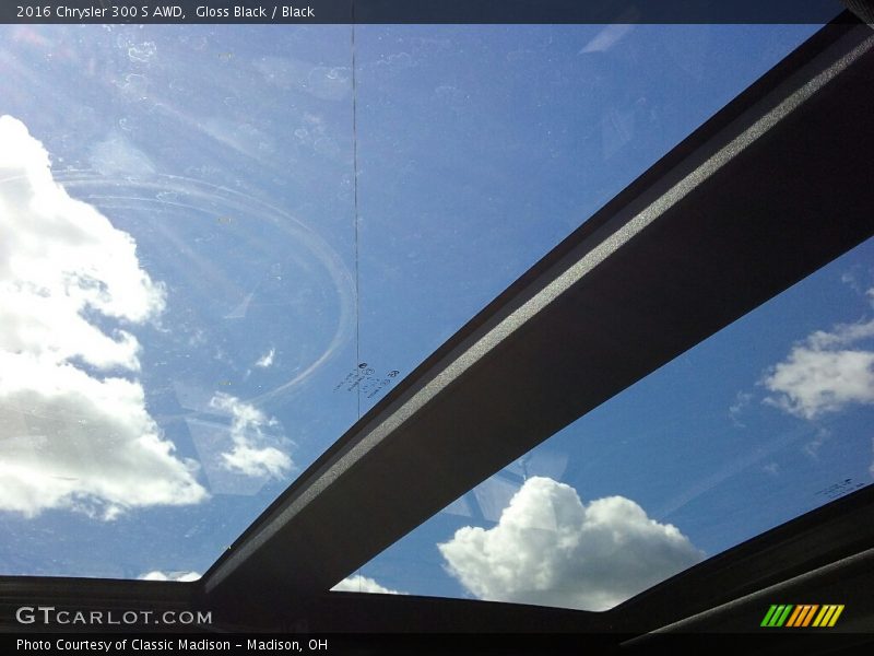 Gloss Black / Black 2016 Chrysler 300 S AWD