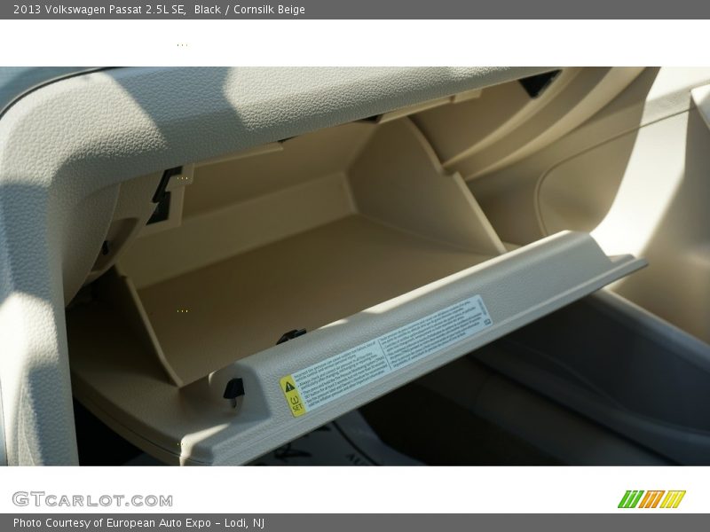 Black / Cornsilk Beige 2013 Volkswagen Passat 2.5L SE