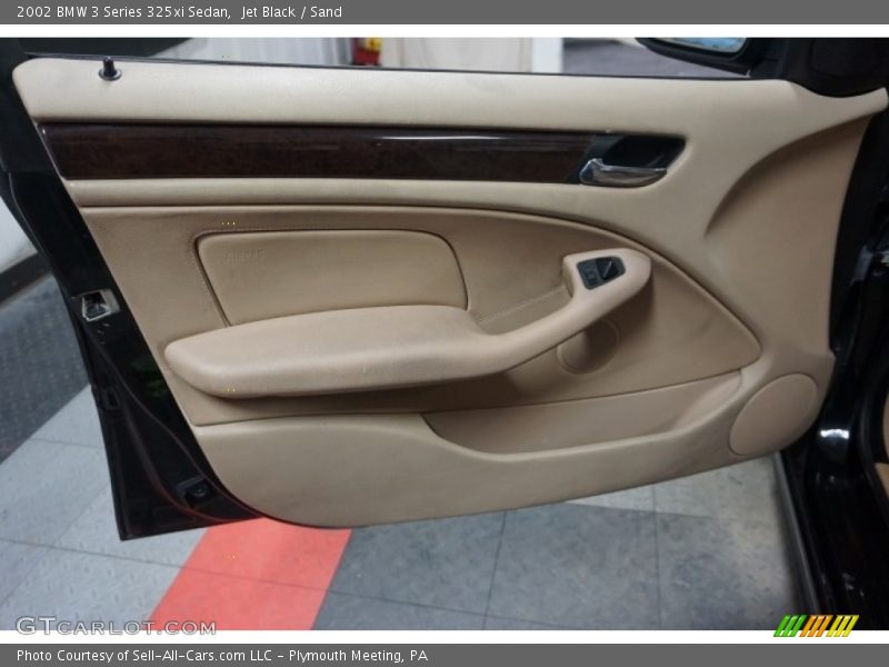 Jet Black / Sand 2002 BMW 3 Series 325xi Sedan