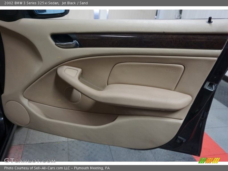 Jet Black / Sand 2002 BMW 3 Series 325xi Sedan